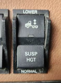 Used 2023 Freightliner Cascadia 126 Miscellaneous Dash Switches