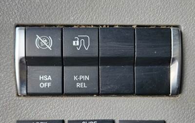 2019 Freightliner Cascadia 126 Miscellaneous Dash Switches