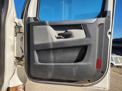 Used 2020 Freightliner Cascadia 126 Right Power Black Interior Door Panel