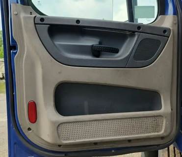 Freightliner Cascadia 132 Interior Part