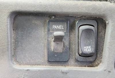 Used 2006 Freightliner Columbia 112 Miscellaneous Dash Switches