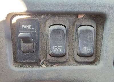 2018 Freightliner Columbia 120 Glider Miscellaneous Dash Switches (Panel Lights/Foot Well/Mirror