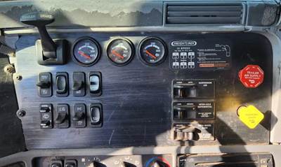 Used 2004 Freightliner Columbia 120 Dash Switches and Gauges