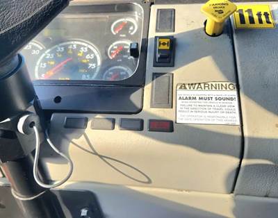 Used 2004 Freightliner FL80 Miscellaneous Dash Switches, Differential Lock Rocker