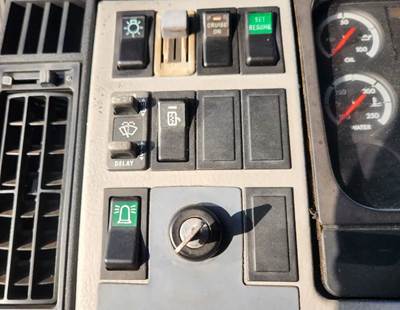 Used 2004 Freightliner FL80 Miscellaneous Dash Switches