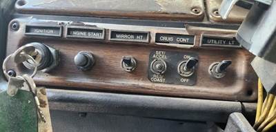 Used 1993 Freightliner FLD120 Miscellaneous Dash Switches