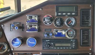 Freightliner FLD120SD Interior Part for a 2008 Freightliner FLD120SD Glider