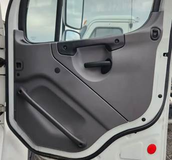 Freightliner M2 106 Interior Part