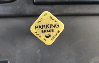 Used 2005 Freightliner M2 106 Miscellaneous Dash Switches (Parking Brake)