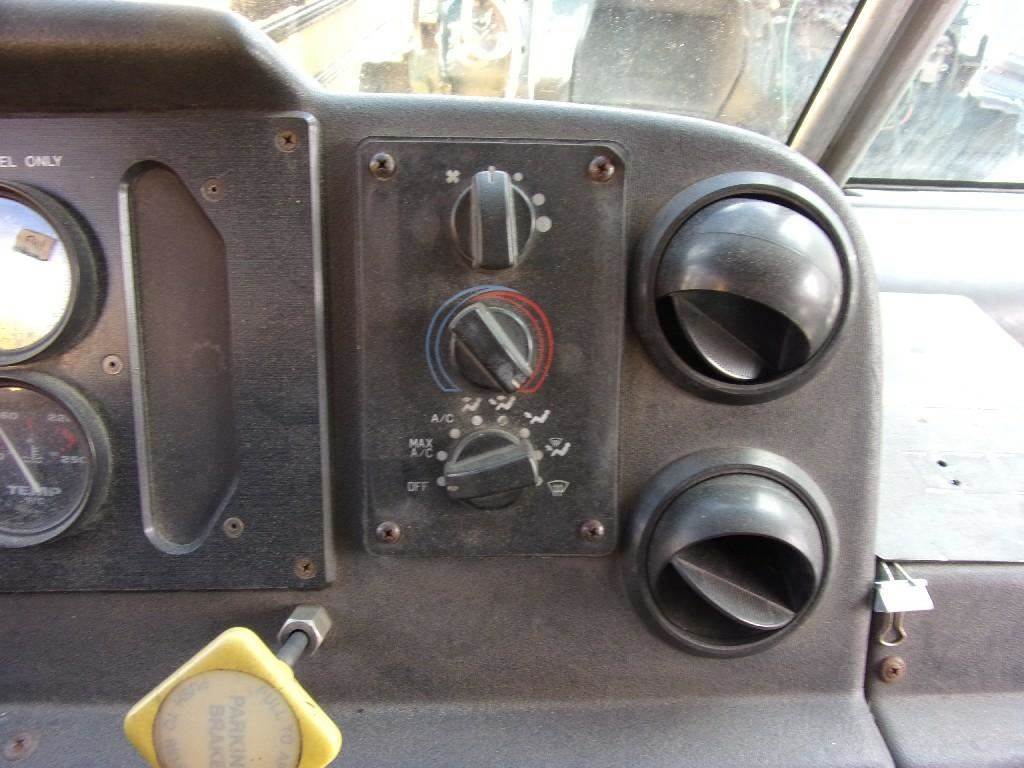 2000 freightliner mt45