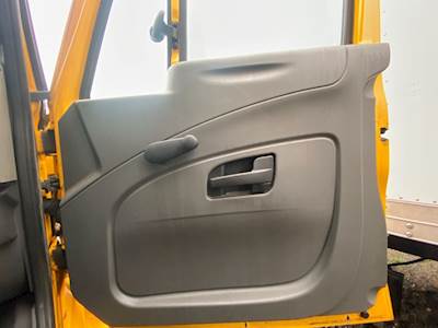 International 7400 Interior Part