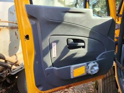 International 7400 Interior Part