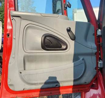 International 7400 Interior Part