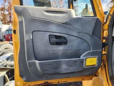 International 7400 Interior Part