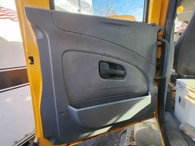 International 7400 Interior Part