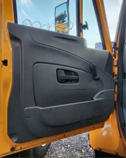 International 7400 Interior Part