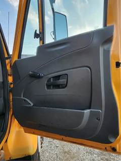 International 7400 Interior Part