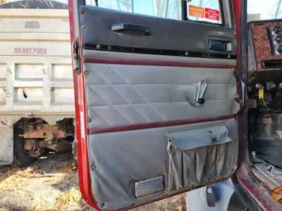 International 9200 Interior Part