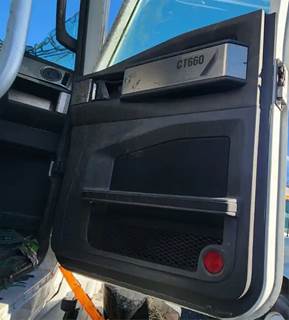 International CT660 Interior Part