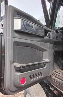 International CT660 Interior Part
