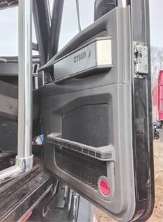 International CT660 Interior Part