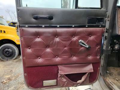 International F9370 Interior Part for a 1997 International F-9370