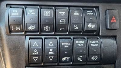 International LT625 Interior Part