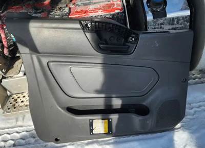 International RH613 Interior Part