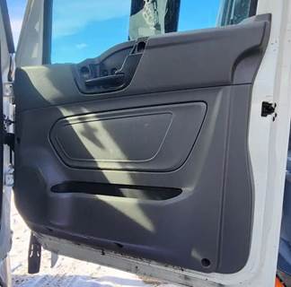 International RH613 Interior Part