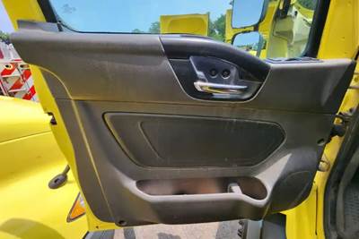 International RH613 Interior Part