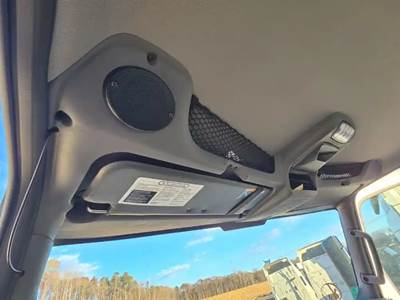 International RH613 Interior Part