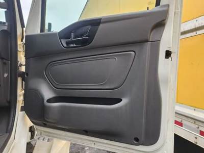 International RH613 Interior Part