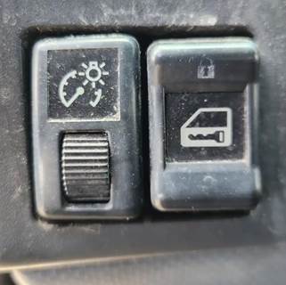 Used 2011 Isuzu NPR-HD Miscellaneous Dash Switches