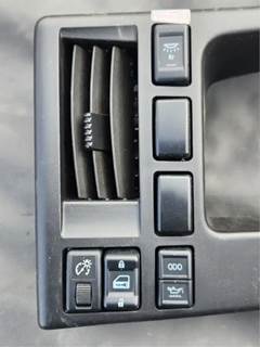 Isuzu NRR Interior Part