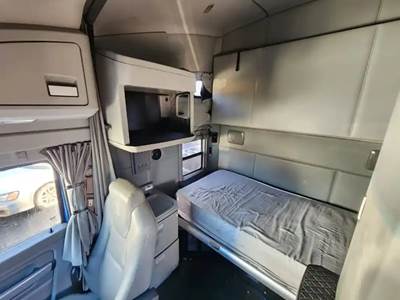 Kenworth T680 Interior Part