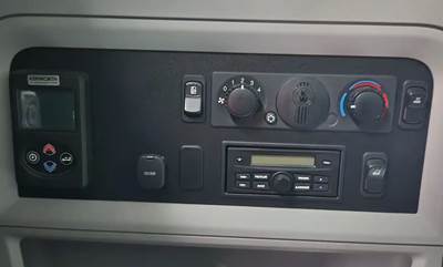 Used 2023 Kenworth T680 Sleeper Control with Temperature Control
