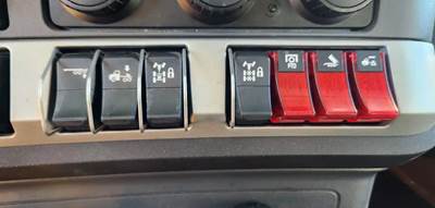 Used 2025 Kenworth T680 Miscellaneous Dash Switches