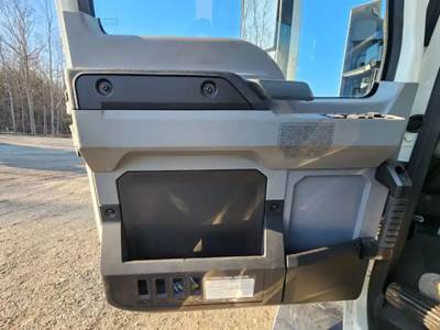 Mack Anthem Interior Part