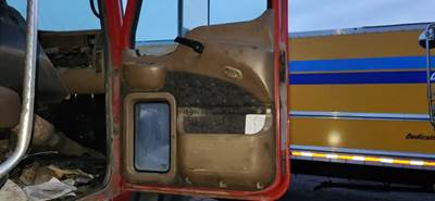 Mack Granite CV713 Interior Part for a 2007 Mack CV713 Granite