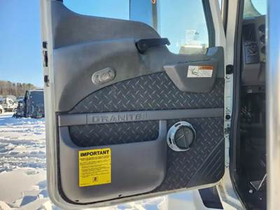 Mack Granite GU813 Interior Part for a 2008 Mack GU813