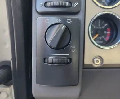 Mack Granite GU813 Interior Part for a 2008 Mack GU813