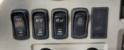 Mack Pinnacle CHU613 Interior Part for a 2013 Mack CHU613