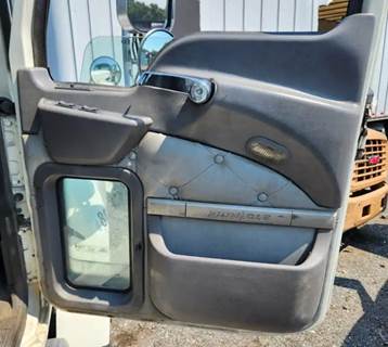Mack Pinnacle CHU613 Interior Part for a 2017 Mack CHU613