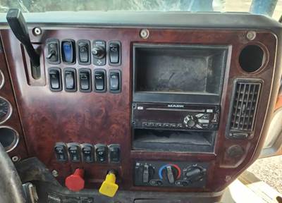 Used 2016 Mack Pinnacle CHU613 Miscellaneous Dash Switches