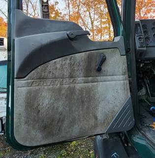 Mack Pinnacle CXU612 Interior Part for a 2015 Mack CXU612