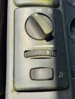 Mack Pinnacle CXU613 Interior Part for a 2014 Mack CXU613