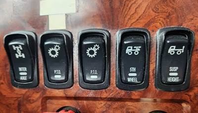 Mack Pinnacle CXU613 Interior Part for a 2013 Mack CXU613