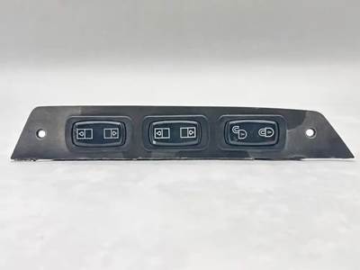 Mack Pinnacle CXU613 Interior Part for a 2016 Mack CXU613