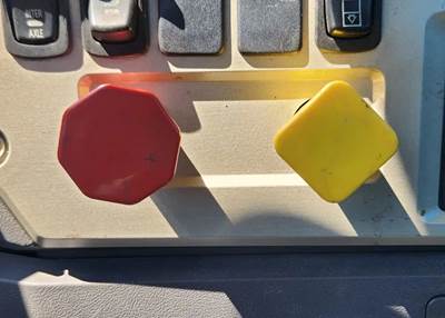 2018 Mack Pinnacle CXU613 Miscellaneous Dash Switches