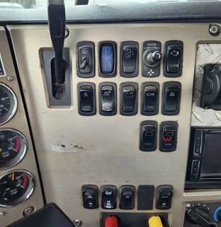 Mack Titan TD713 Interior Part for a 2010 Mack TD713